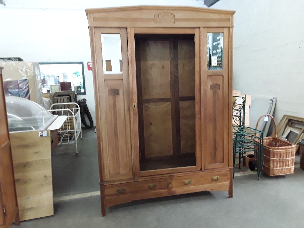 Armoire 1900 Chene Grillage De Poule Occasion Depostorage