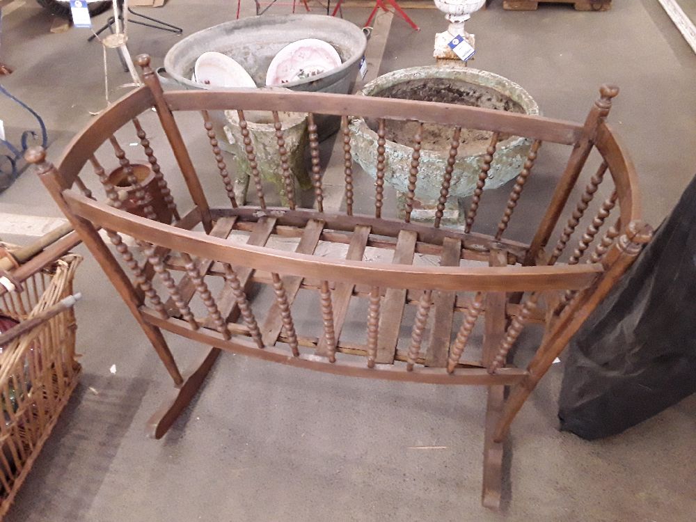 Lit Enfant A Bascule Ancien Deco Vintage Occasion Depostorage Lit Enfant A Bascule Ancien Deco Vintage Occasion Depostorage