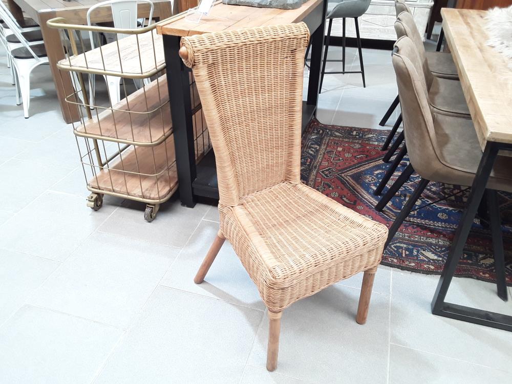 SERIE DE 4 CHAISES EN OSIER neuf Depostorage