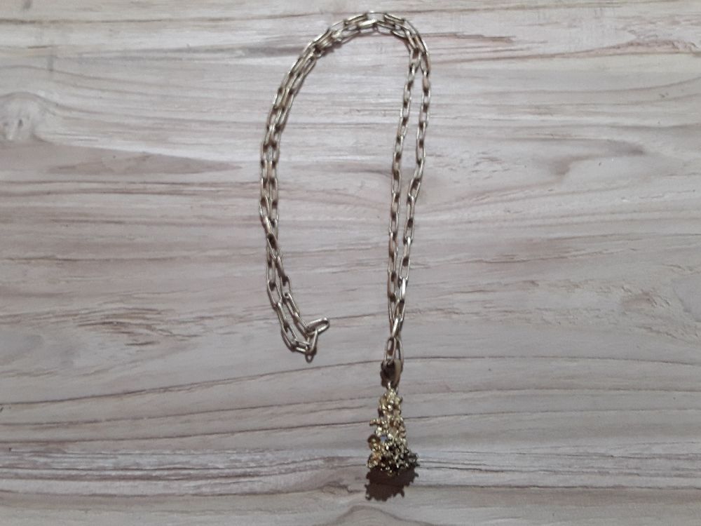 COLLIER AVEC COULÉE EN CUIVRE