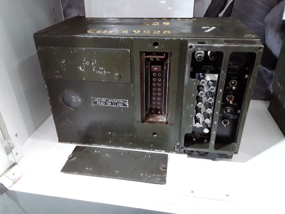 RADIO ÉMETTEUR CHAR SHERMAN BC-604 DATÉ FEVRIER 1944 WW2