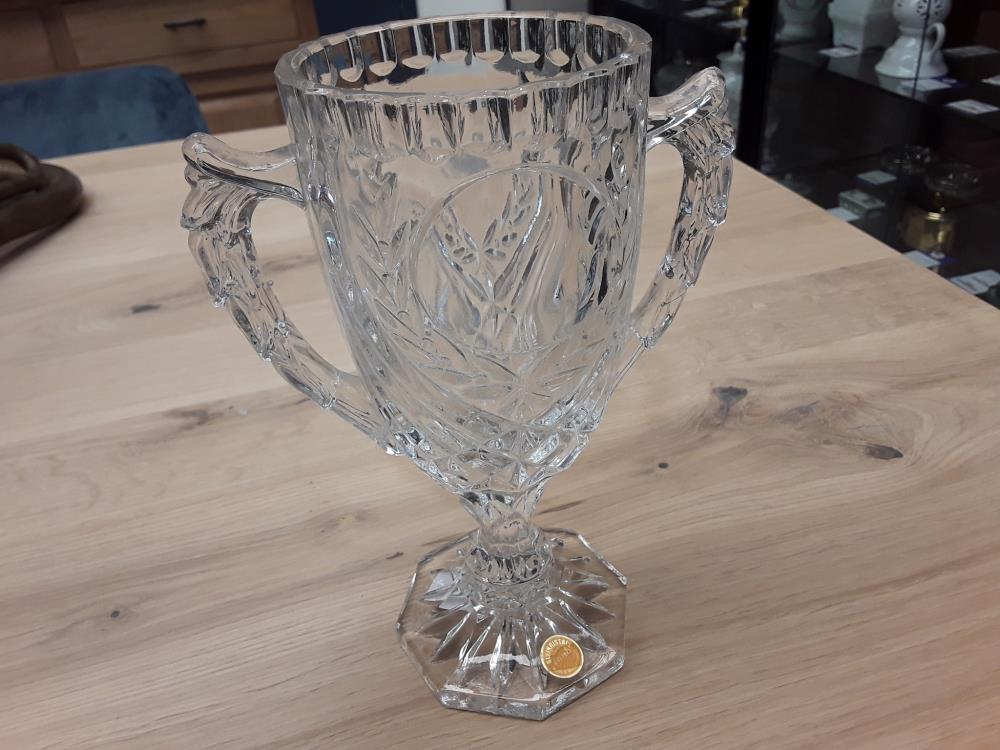 COUPE EN CRISTAL MOULÉ 