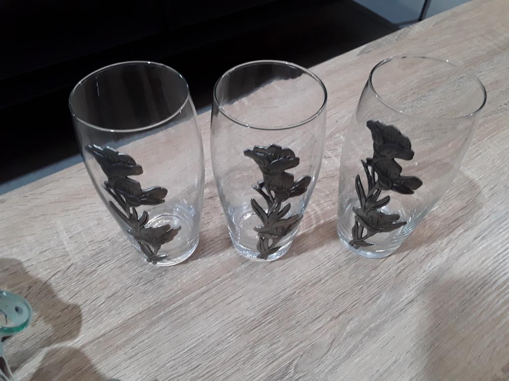 SERIE DE 3 VERRES DECO