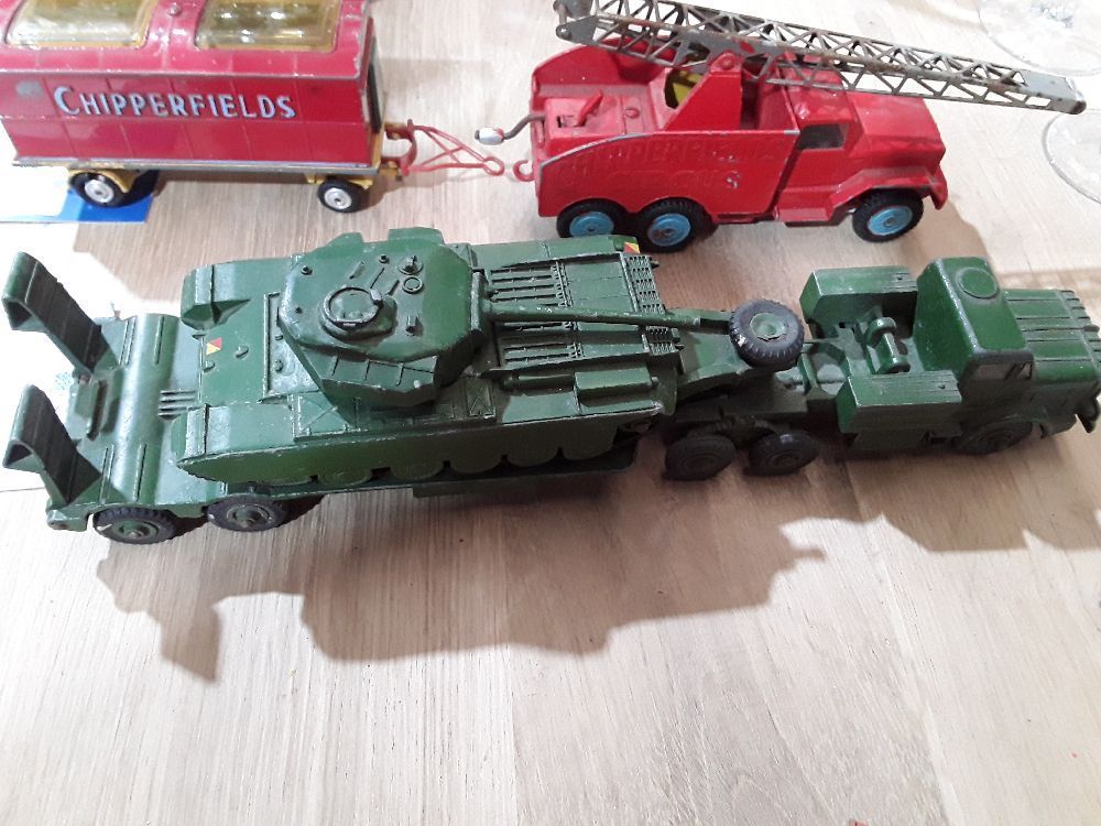 DINKY SUPERTOYS THORNY CROFT 1957 