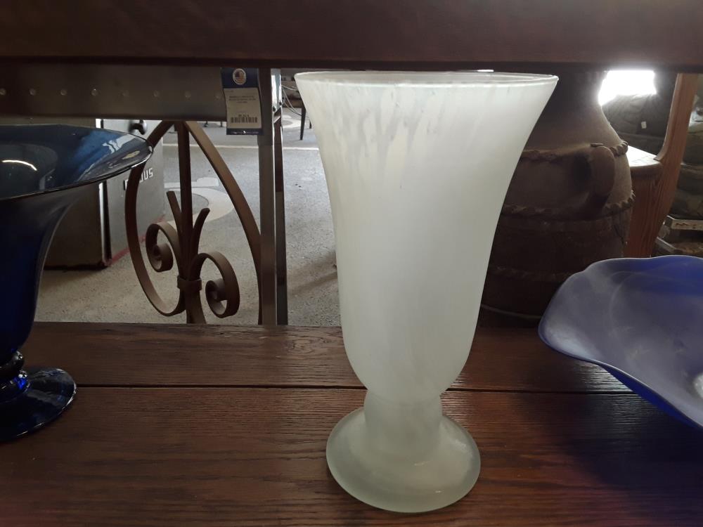 VASE EN VERRE NACRÉ 