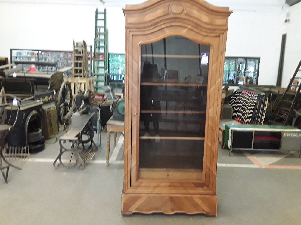 VITRINE UNE PORTE 19 ÈME EN NOYER (1.00X0.45X2.2)