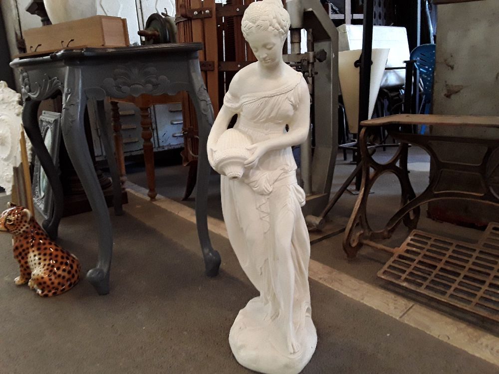 STATUE DECO LA VERSEUSE 