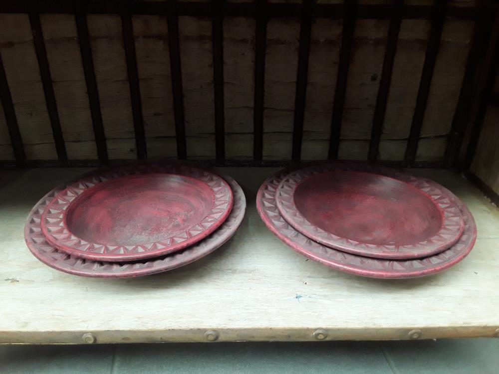 LOT DE 4 ASSIETTES ROUGES DÉCO