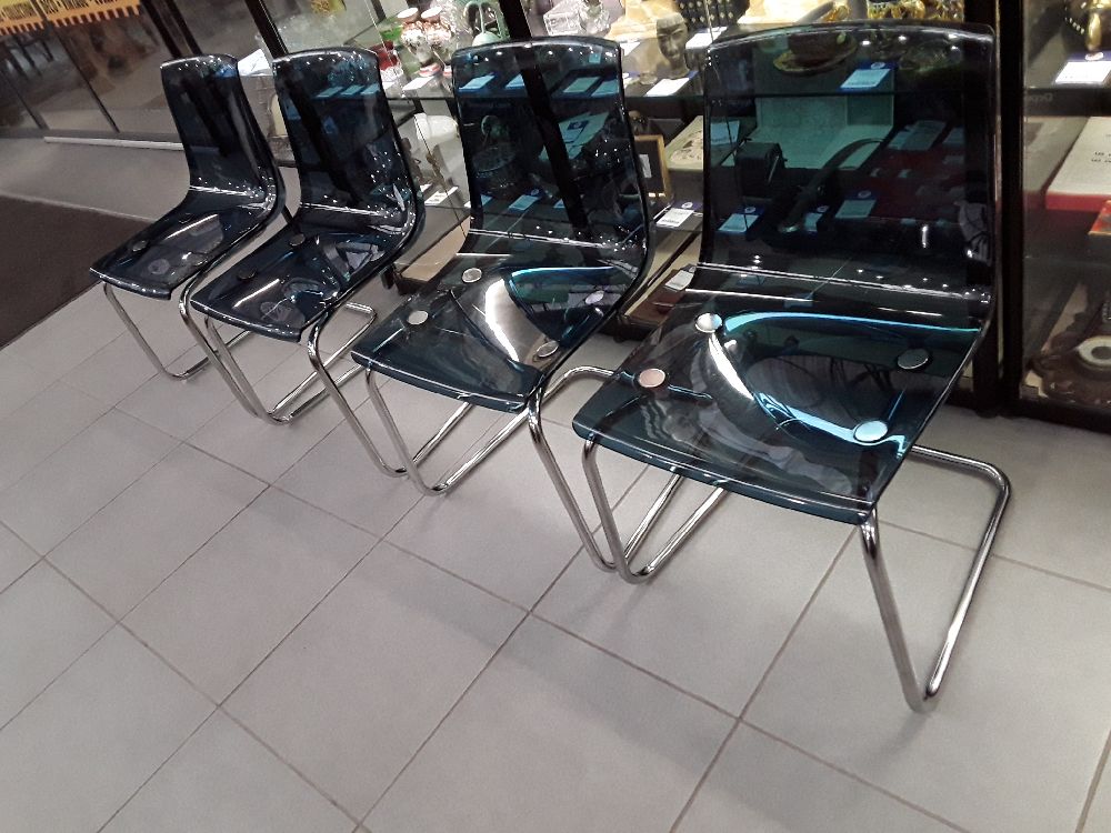 SERIE DE 4 CHAISES DESIGN CHROME ET PLEXIGLAS