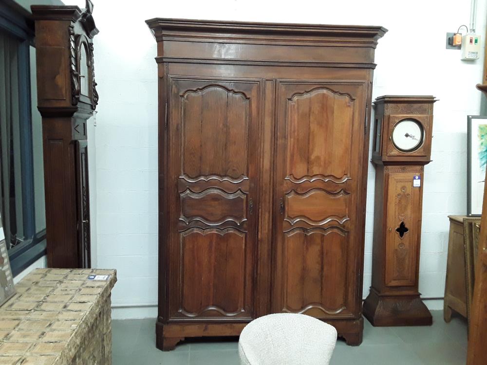 ARMOIRE CHIMACIENNE A CHANTOURNEMENT PENDRIE ET DEUX TIROIRS 