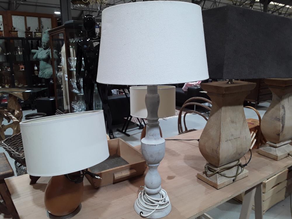 LAMPE DE CHEVET EN BOIS GRIS 