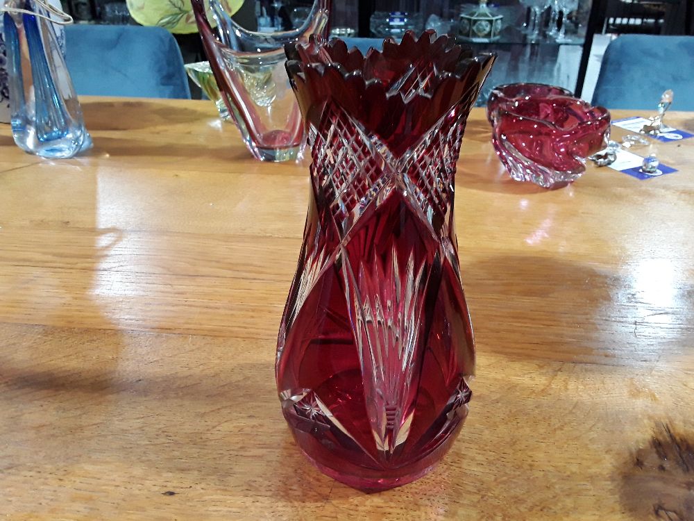 VASE ROUGE TAILLÉ VAL ST LAMBERT 