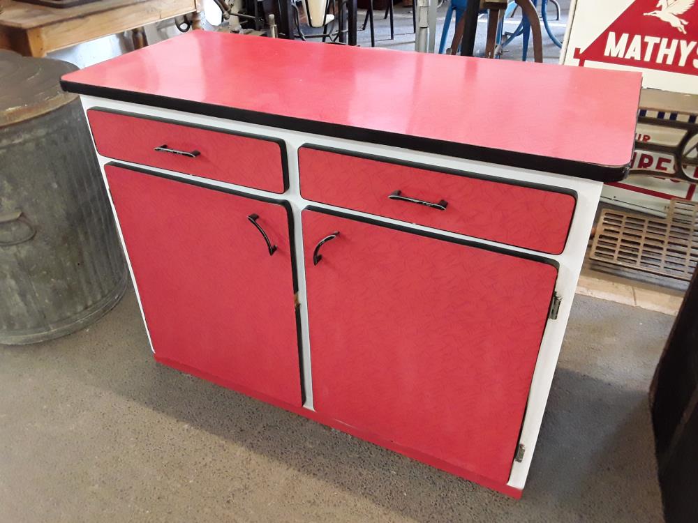 MEUBLE FORMICA ROUGE ET BLANC