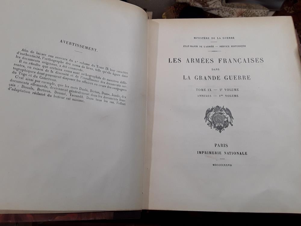 2 LIVRES ARMÉES FRANÇAISES TOME IX 2EME VOLUME ET 1 ANNEXES 1914