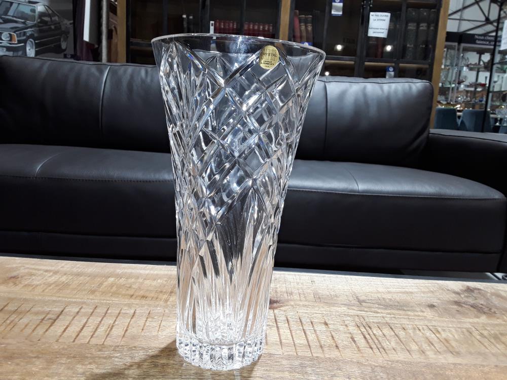 VASE EN CRISTAL