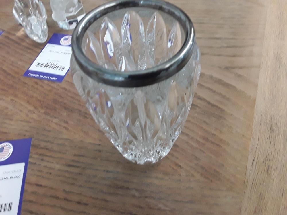 PETIT VASE EN CRISTAL BLANC 