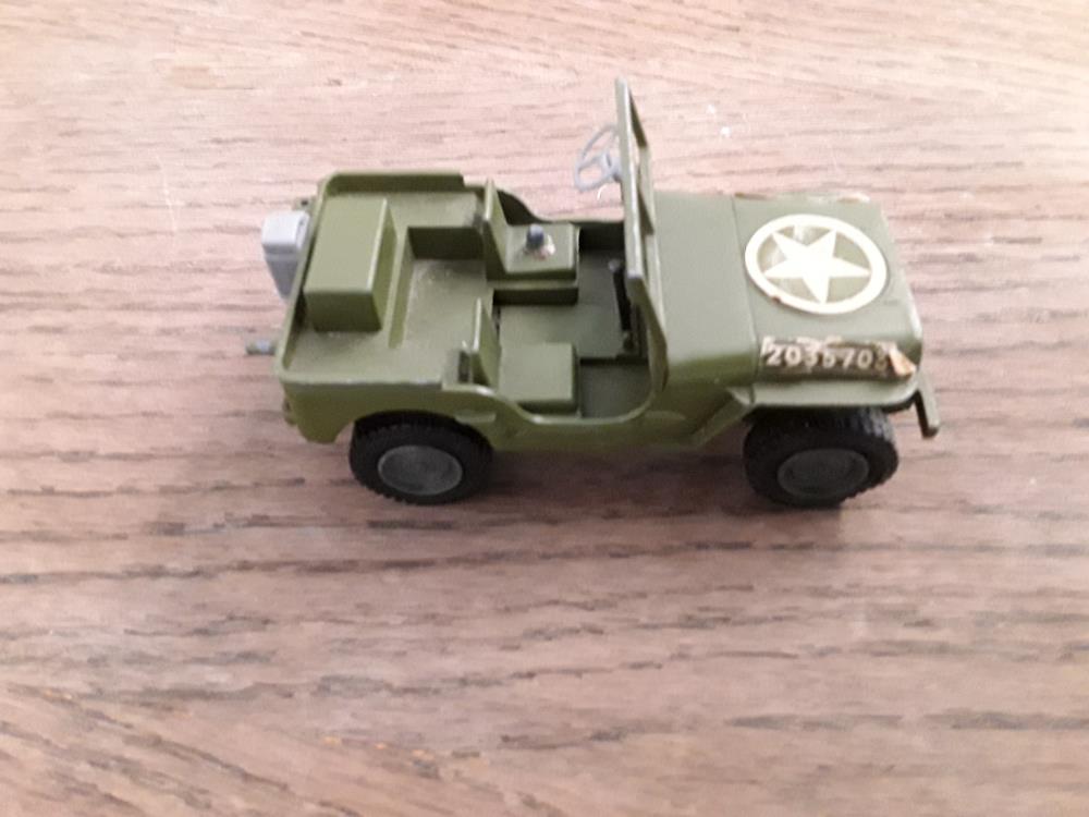 JOUET DINKY TOYS JEEP WILLYS