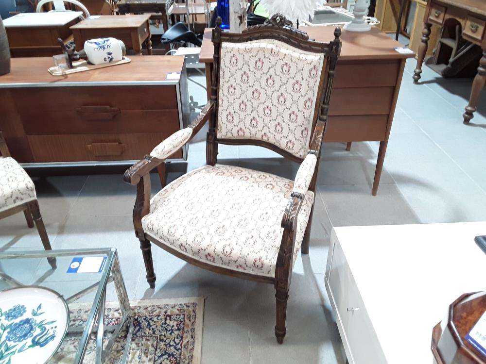 FAUTEUIL DE ST LOUIS XVI 