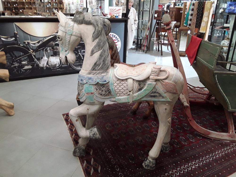 CHEVAL SCULPTÉ DECO EN BOIS 