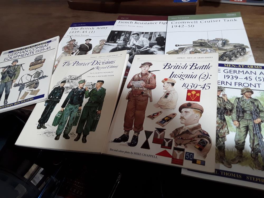 LIVRE MILITAIRE 