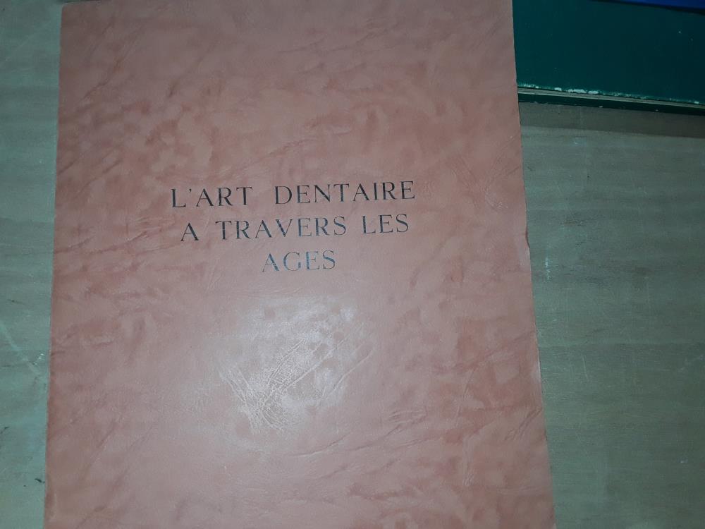  LITHOGRAPHIE L'ART DENTAIRE À TRAVERS LES ÂGES 