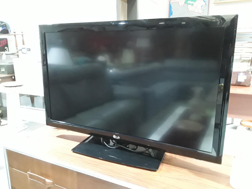 TV LG 107 CM AVEC TÉLÉCOMMANDE 