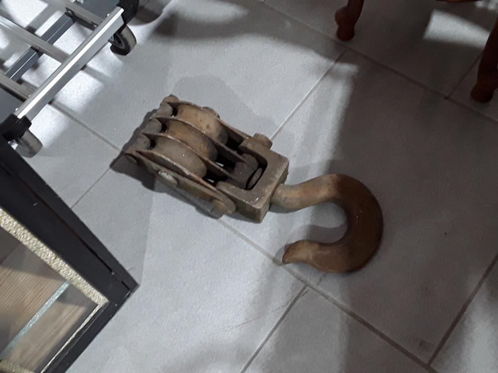 CROCHET DE LEVAGE TRIPLE POULIES