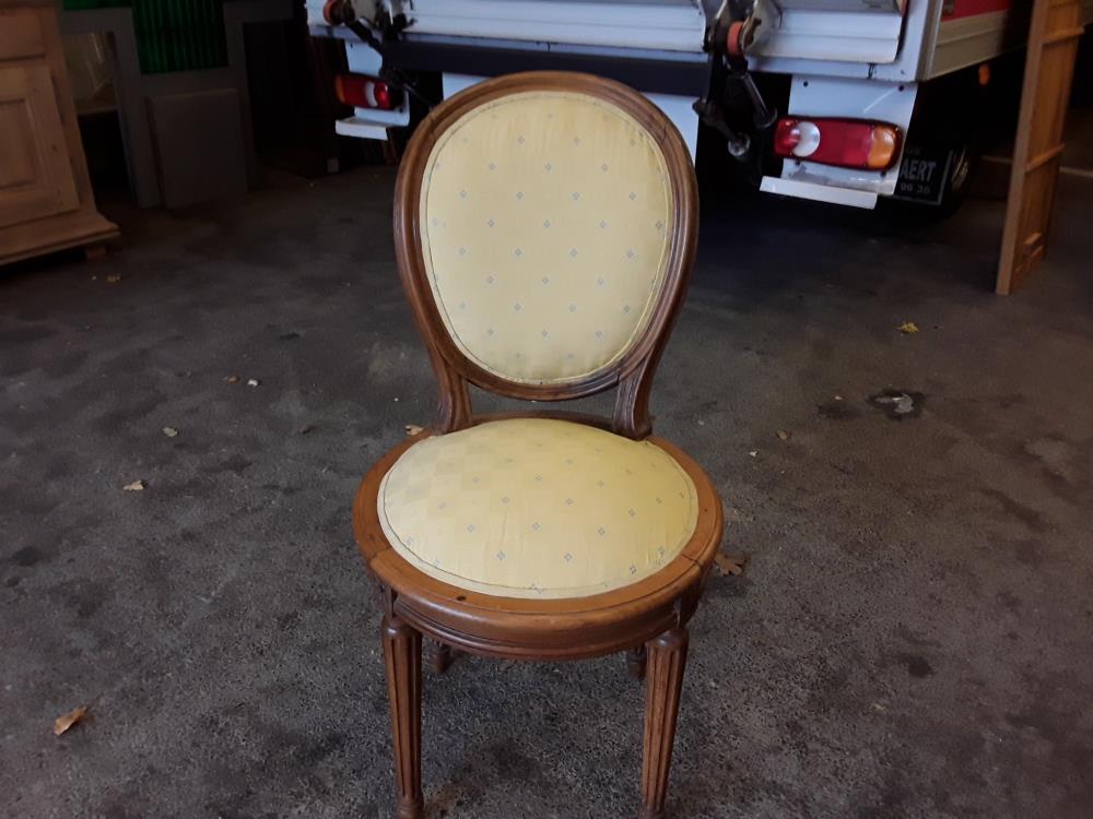 FAUTEUIL MÉDAILLON DE STYLE LOUIS XVI