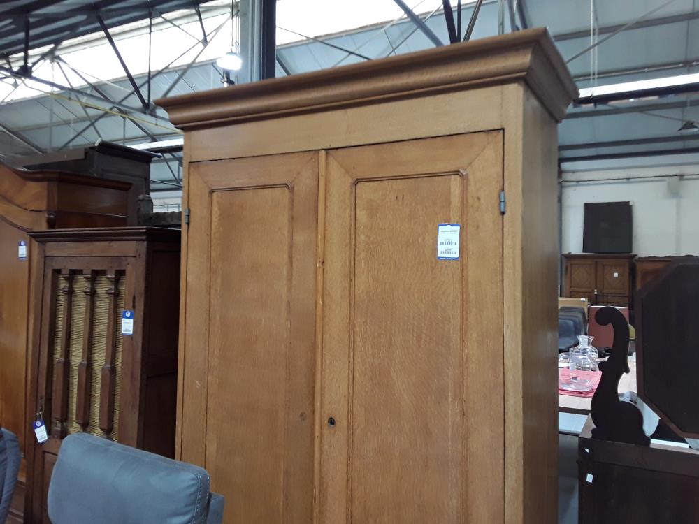 ARMOIRE DEUX PORTES EN CHÊNE LOUIS PHILIPPE