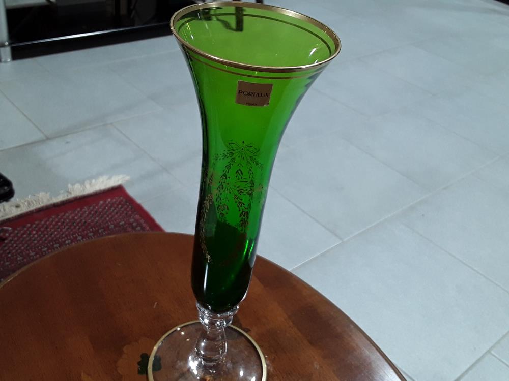 VASE VERT DÉCOR DORÉ 