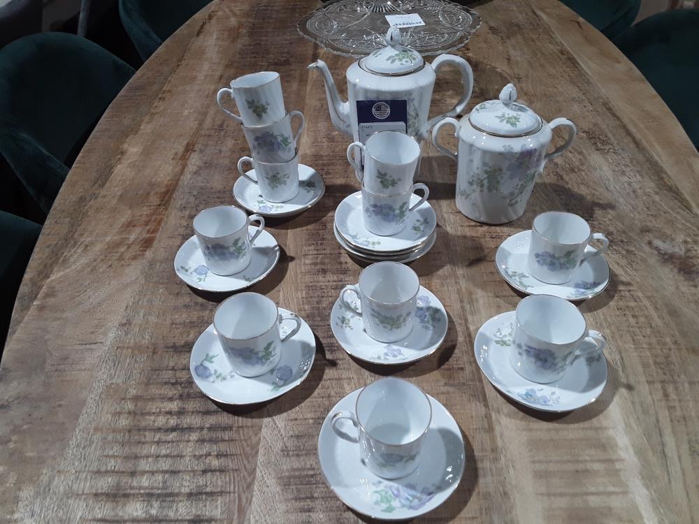 SERVICE A CAFÉ VIOLETTE 