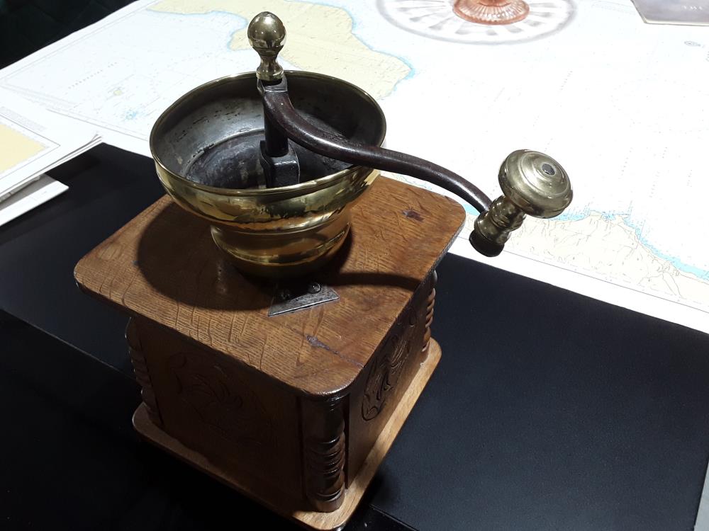 MOULIN À CAFÉ ANCIEN EN CHÊNE 