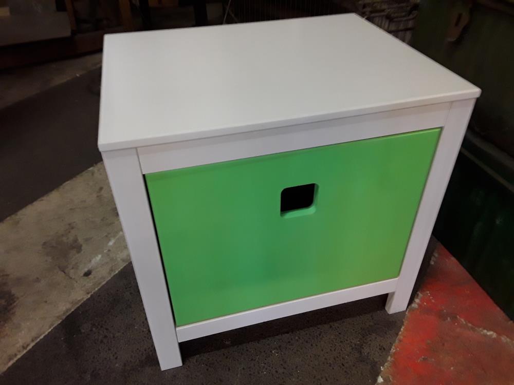 CHEVET VERT ET BLANC 