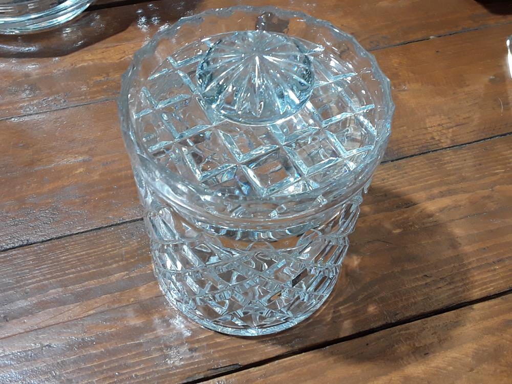 BONBONIERE EN CRISTAL 