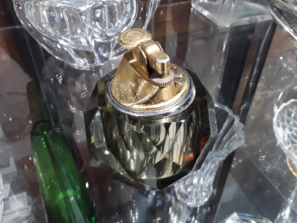 BRIQUET DE TABLE EN CRISTAL TAILLÉ 