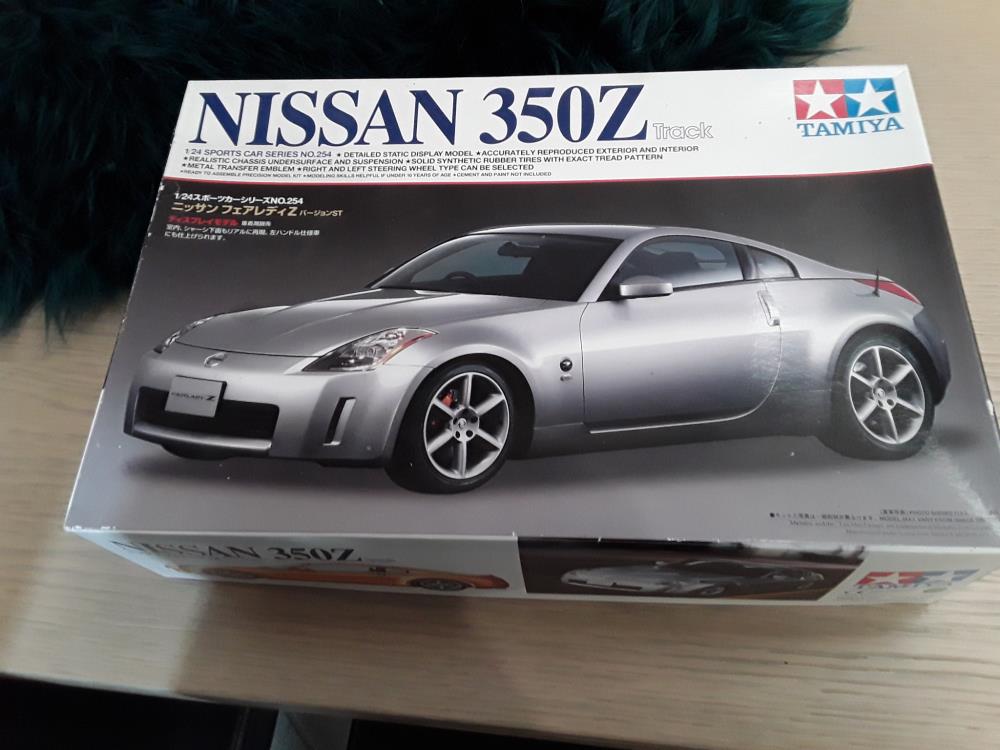 MAQUETTE VOITURE NISSAN 350Z