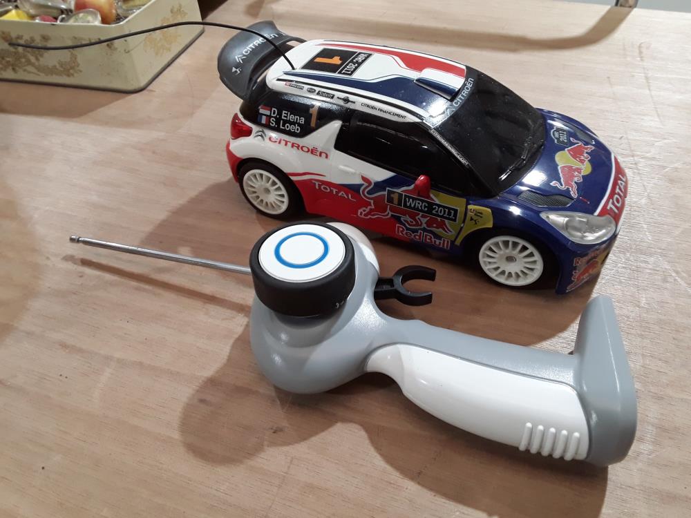 JOUET VOITURE TÉLÉGUIDÉE S.LOEB