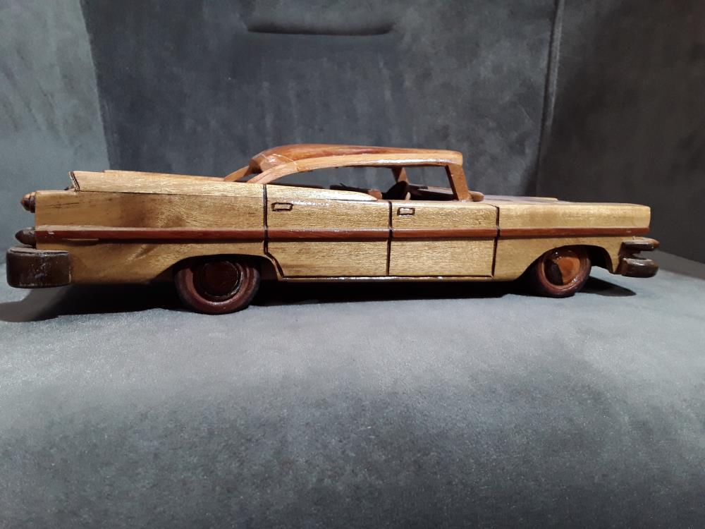VOITURE CUBA EN BOIS 1957