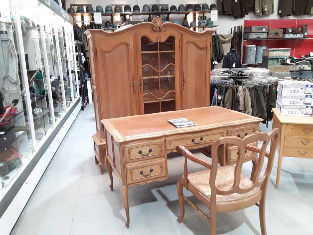 ENSEMBLE DE BUREAU BIBLIOTHEQUE CHENE AVEC FAUTEUIL