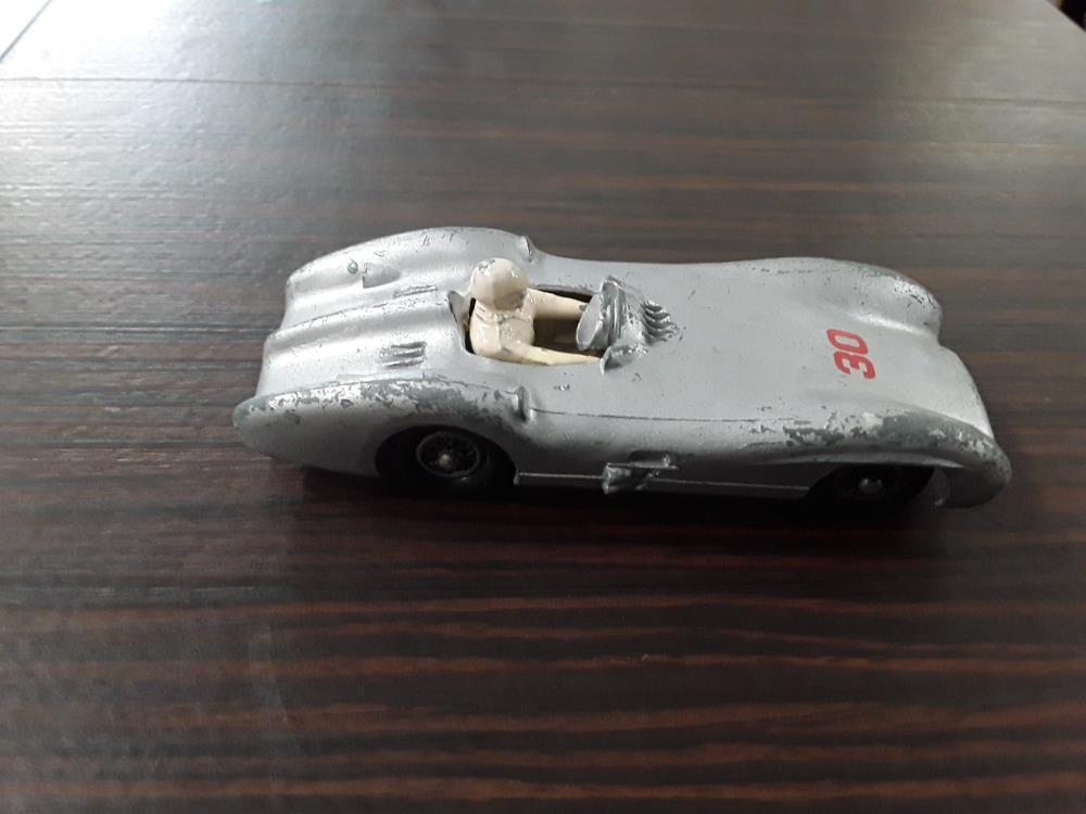 VOITURE MINIATURE MERCEDES 