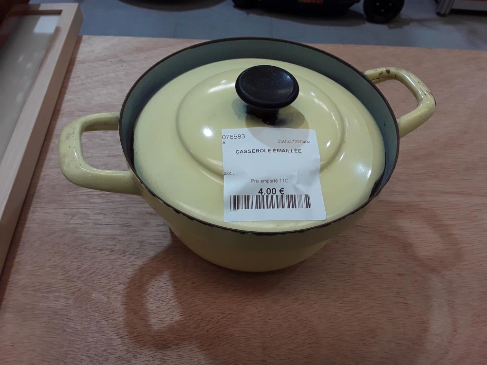 CASSEROLE ÉMAILLÉE