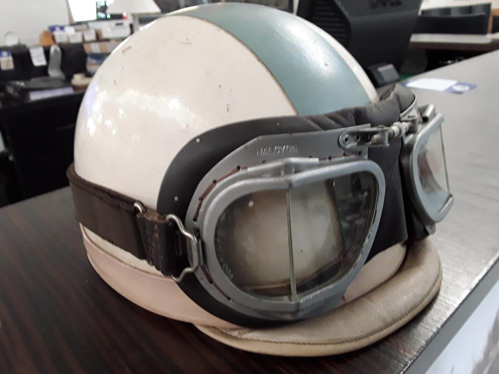 CASQUE MOTO VINTAGE AVEC LUNETTE 