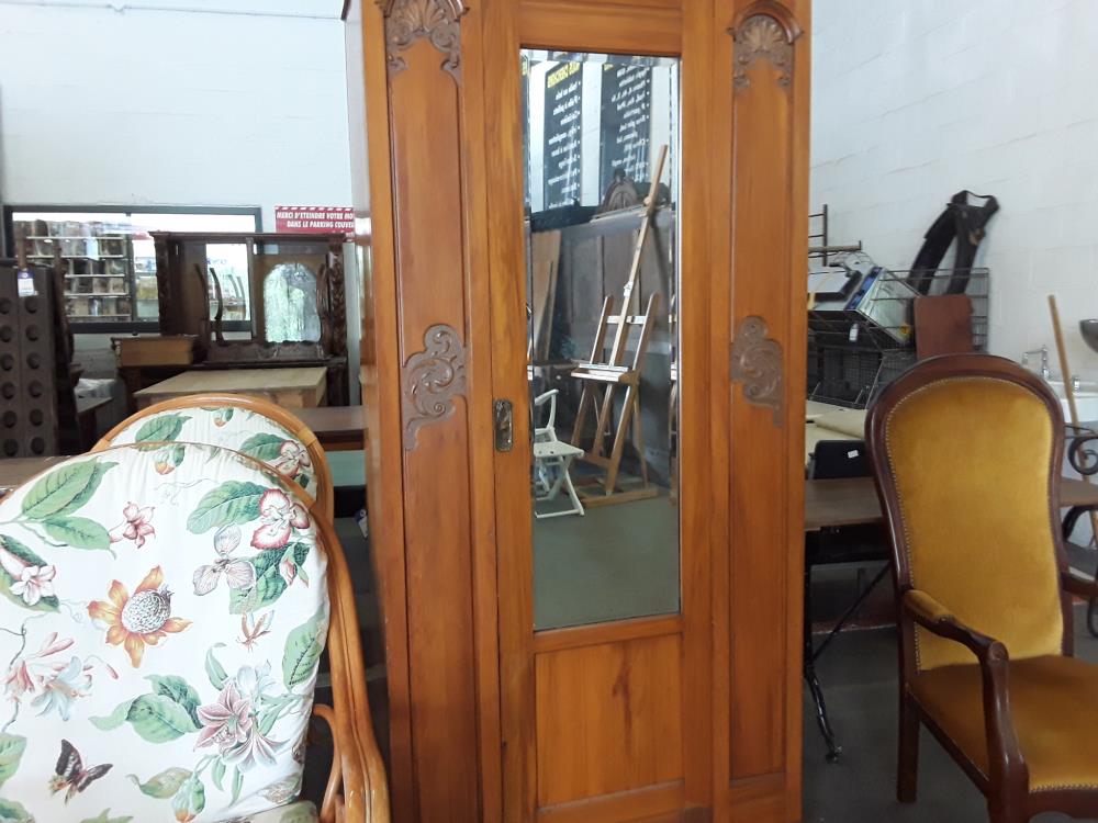 LINGÉRE FIN 19ÈME EN NOYER 