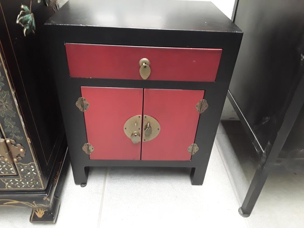 TABLE DE CHEVET  ORIGINE CHINOISE 