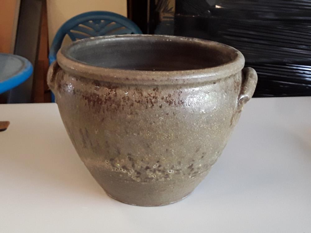 POT EN GRÈS ANCIEN 