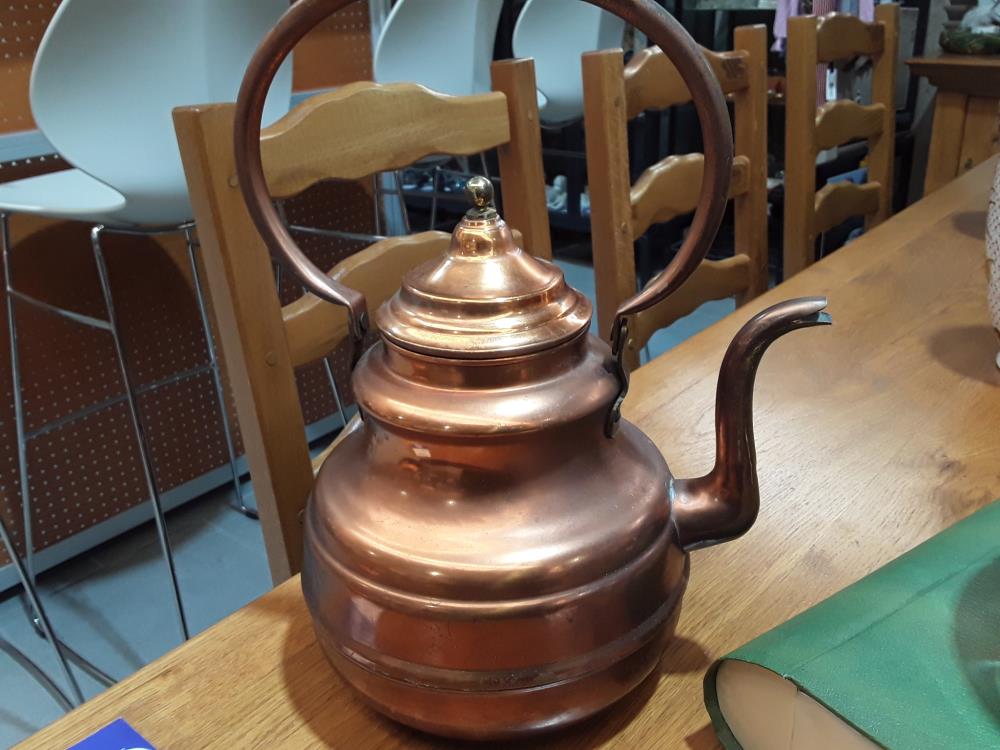 BOULOIR EN CUIVRE ROUGE