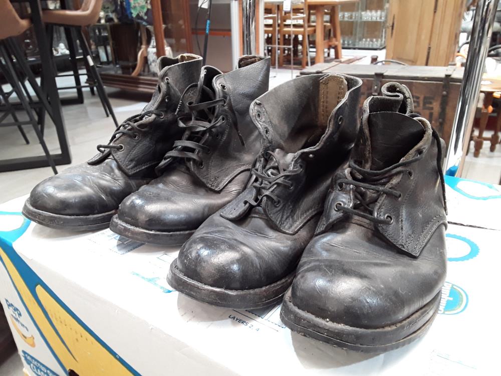 PAIRE DE BRODEQUINS RECONSTITUTION 