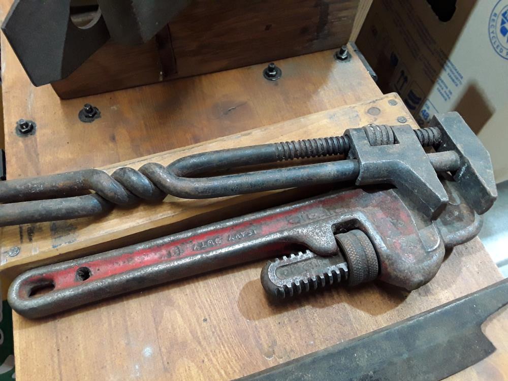 CLÉ À MOLETTE À LA PIECE