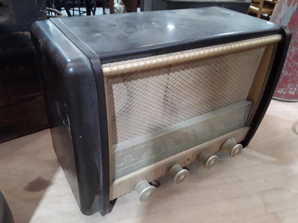 RADIO EN BAKELITE 