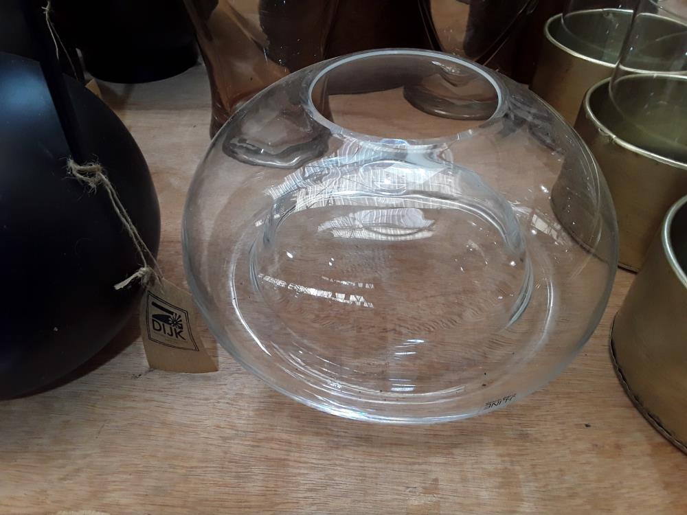 VASE INCURVÉ DECO